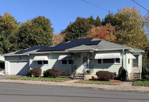 184 Monroe Ave, Waterbury, CT 06705-1422