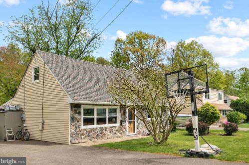 978 Terrace Blvd, Trenton, NJ 08618-1902