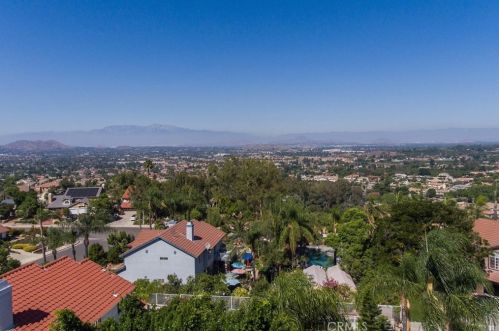 16542 Creekside Rd, Riverside, CA 92503-6548