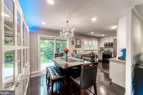7219 Willow Oak Pl, Springfield VA  22153-1543 exterior