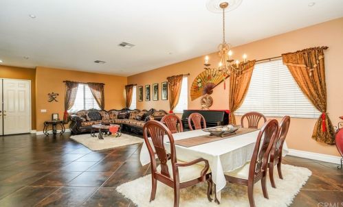 11440 Arizona Ave, Riverside CA  92503-8811 exterior