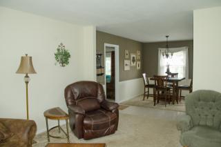 1923 Cherrylawn Dr, Toledo OH  43614-3507 exterior