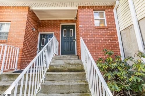 27 Grant Way, Princeton NJ  08540-1667 exterior