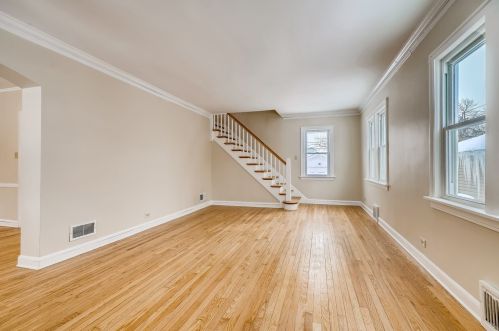 8747 Sacramento Ave, Chicago, IL 60805-1029