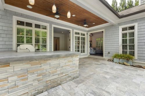 4000 Arden Way, Atlanta GA  30342-3948 exterior