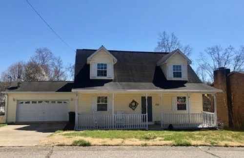 125 Forest Dr, Ona, WV 25545-9745