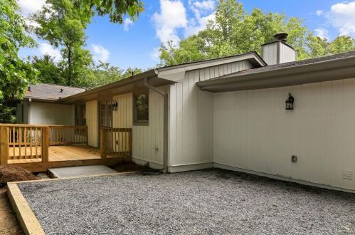 4904 Lakeside Dr, Atlanta GA  30360-1760 exterior