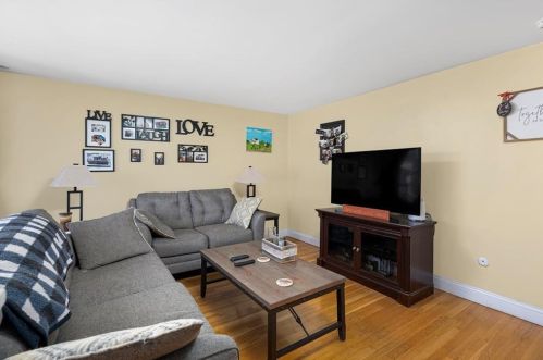 15 Di Mario Dr, Providence, RI 02904-1341