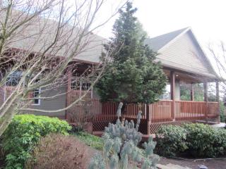 14750 Old Barn Ln, Happy Valley, OR 97089-9267