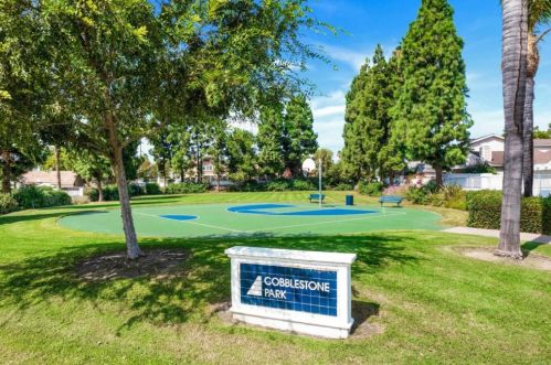 2081 Lakeridge Cir, Chula Vista CA 91913-2336 exterior