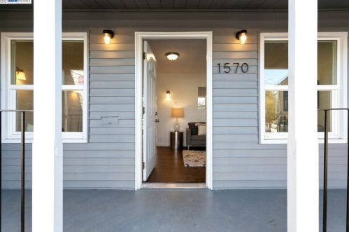 1570 Plaza Dr, San Leandro, CA 94578-1941