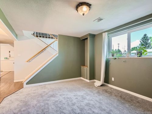 950 Briarwood Dr, Denver CO exterior