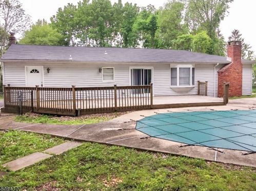 30 Kim Ln, Hackettstown NJ  07840-5624 exterior