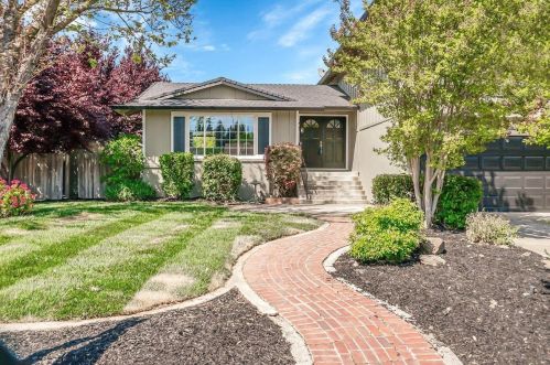 8721 Via Media Way, Elk Grove, CA 95624-2538