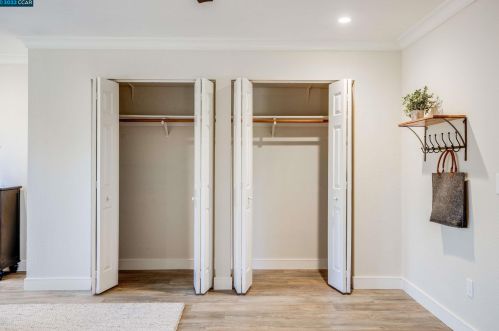 5209 Jomar Dr, Concord CA  94521-2341 exterior