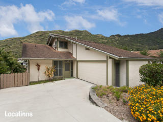 802 Hahaione St, Honolulu, HI 96825-1029