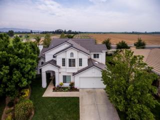 9956 Ann Ave, Fresno, CA 93720-5473