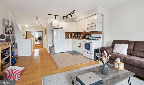 620 19 St, Philadelphia PA  19146-1439 exterior