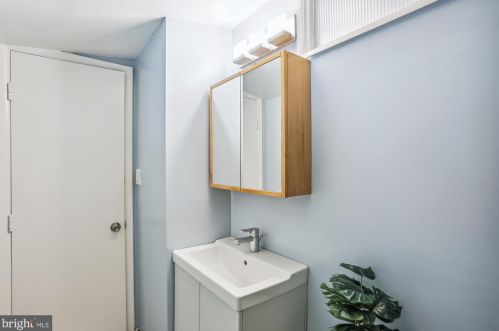 412 Sisson Ct, Silver Spring MD 20902-3151 exterior