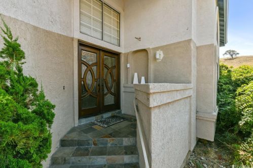 698 Turquoise Dr, Rodeo, CA 94547-1745