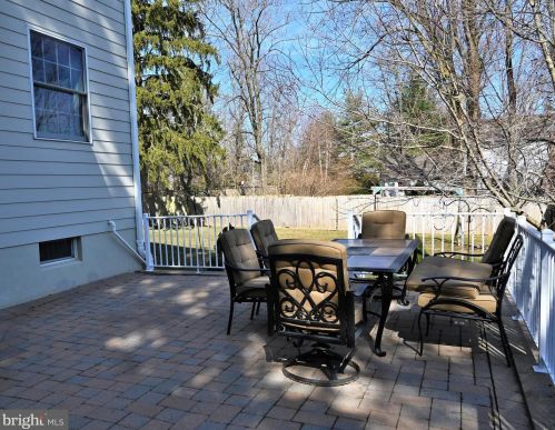 87 Leavitt Ln, Princeton NJ  08540-3921 exterior