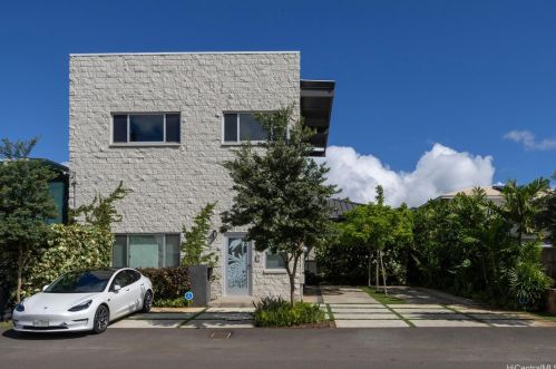 3112 Mokihana St, Honolulu HI  96816-1203 exterior