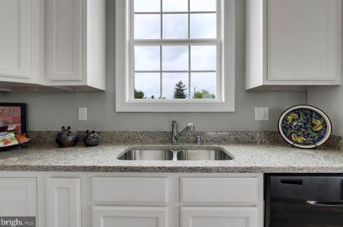 34 Overlook Dr, Hanover PA 17331-7923 exterior