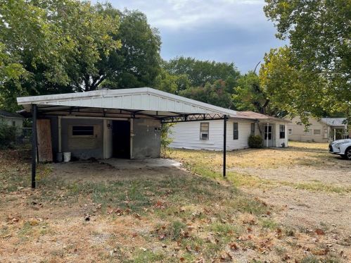 307 4th St, Crandall, TX 75114-2505