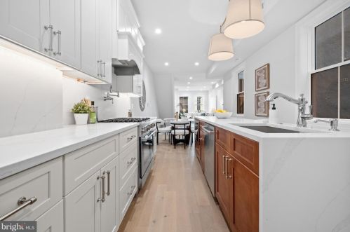 541 22nd St, Philadelphia PA  19130-3130 exterior