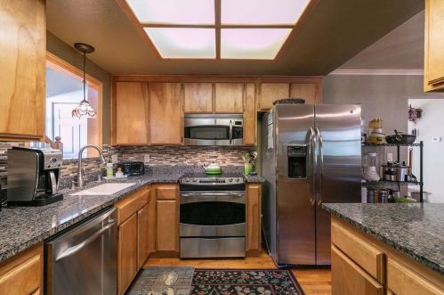 10551 Jeffery Pine Rd, Truckee CA  96161-2187 exterior