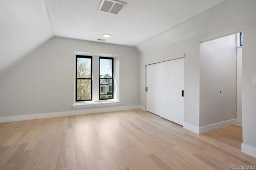 111 4 Ave, Denver CO 80203-4007 exterior