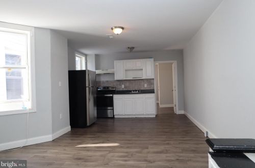 5744 Chestnut St, Philadelphia, PA 19139-3237