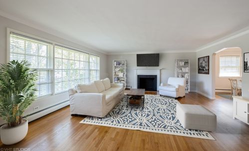 212 Dierks Dr, Western Springs, IL 60558-2029