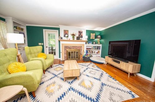 6 Shady Dell Ln, Somers CT  06071-2136 exterior