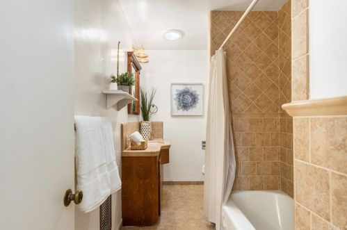 1191 Skyline Dr, Santa Ana CA 92705-3217 exterior