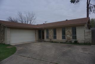 2002 Laurel Oaks Dr, Irving TX  75060-6955 exterior