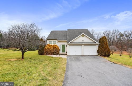109 Michigan Dr, Falling Waters, WV 25419-3998