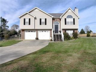 33 Jackson Rd, Taylorsville, GA 30178-1524
