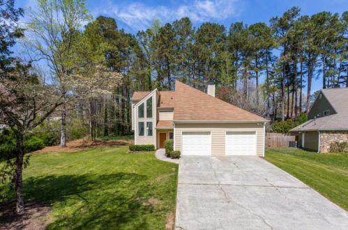 2202 Spear Point Dr, Marietta, GA 30062-2579