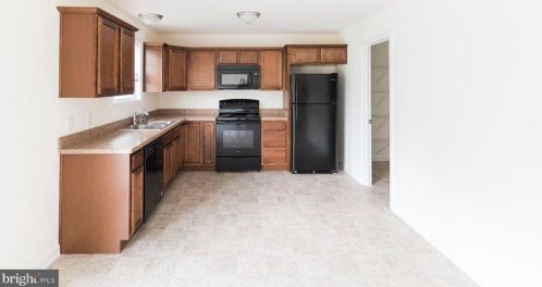 96 Breezewood Dr, Hanover PA  17331-9588 exterior