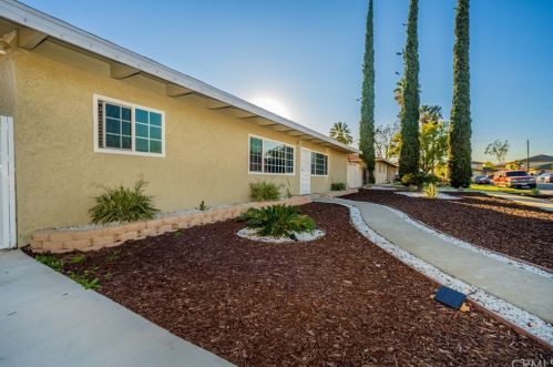 259 Cascade Dr, Rialto, CA 92376-3505