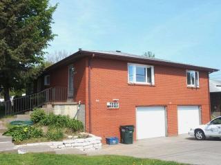 1710 52nd St, Davenport, IA 52806-3608