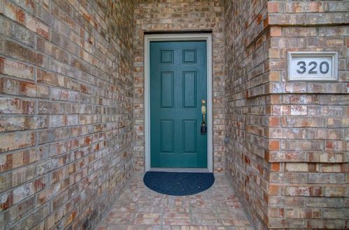 320 Thomas Dr, Plano TX  75094-3741 exterior