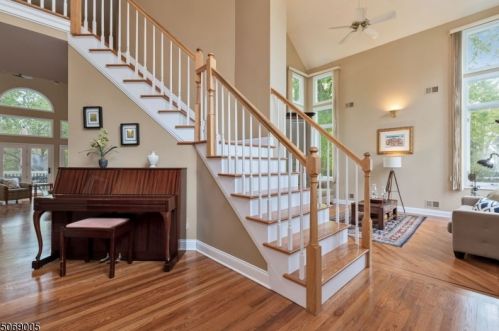 33 Joss Way, Millington, NJ 07946-1230