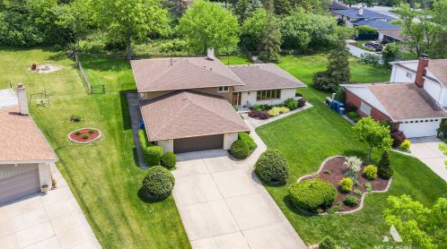 12911 Sycamore Ln, Palos Heights, IL 60463-1940