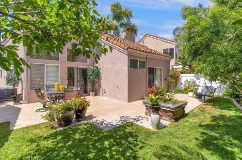 31 Del Perlatto, Irvine CA  92614-5359 exterior