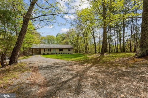 2409 Gore Dr, Haymarket, VA 20169-1523