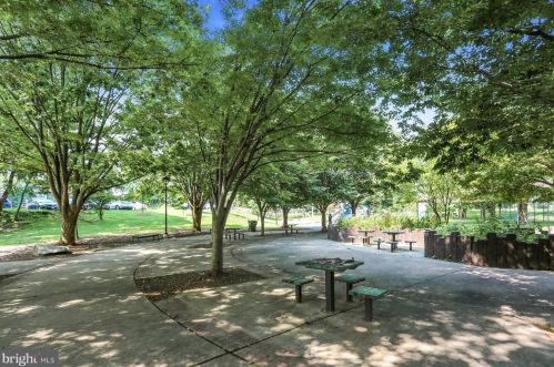 642 Ellsworth Dr, Silver Spring MD 20910-4301 exterior