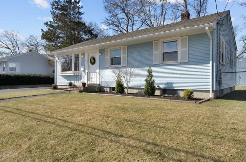 118 Princeton Ave, Coventry, RI 02816-7102