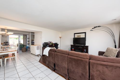 5 Three Pence Ln, Jackson Twp, NJ 08527-2256